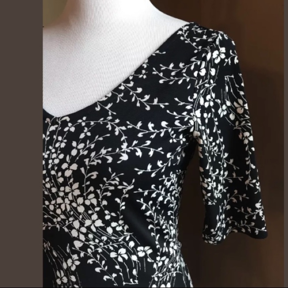 The Limited Black white 3/4 sleeve top